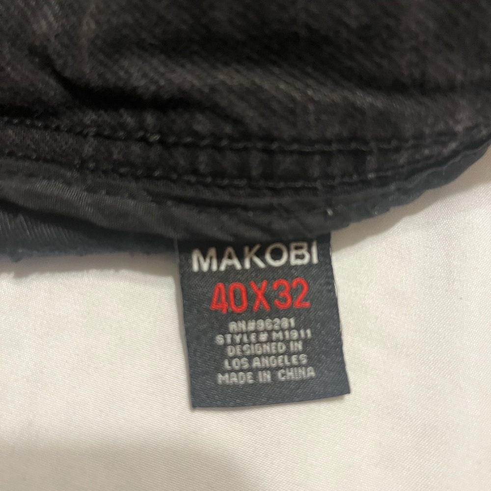 Makobi Men's Black Ripped Distressed Jeans size 40x32 stretch - Picture 5 of 5